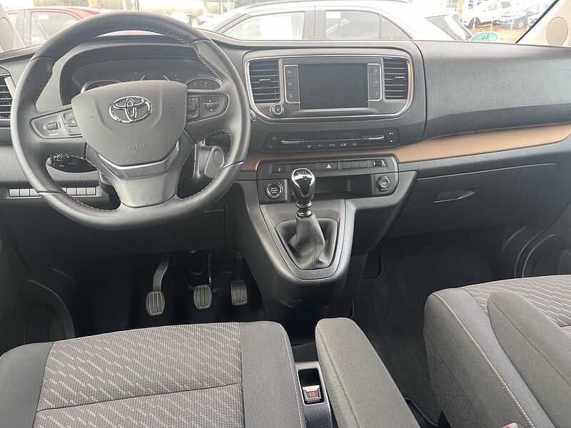 Toyota Proace D-4D 2,0-l-L1 (8-Si. ) Verso Team D