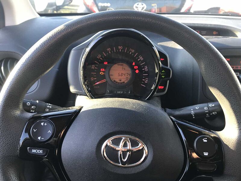 Toyota Aygo 5-Türer x
