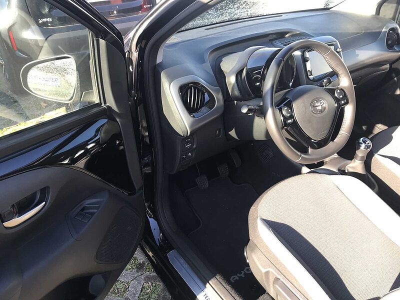 Toyota Aygo 5-Türer x-play Team D. Air / Cabrio