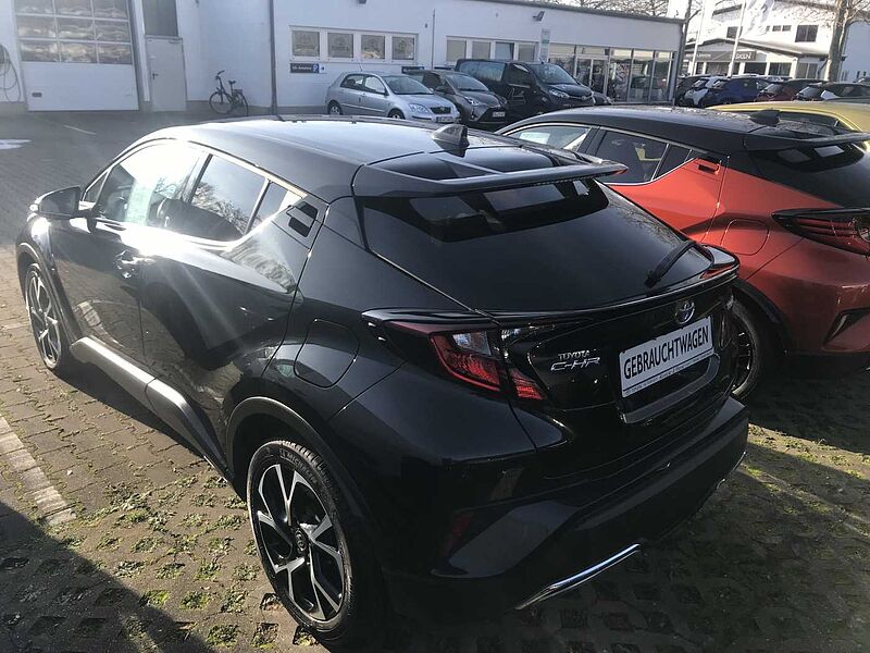 Toyota C-HR Hybrid 2.0 Team D / Standheizung