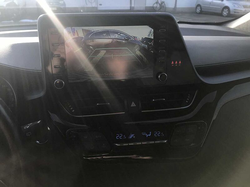 Toyota C-HR Hybrid 2.0 Team D / Standheizung