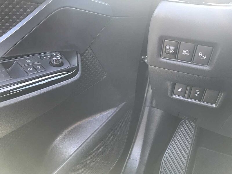 Toyota C-HR Hybrid 2.0 Team D / Standheizung