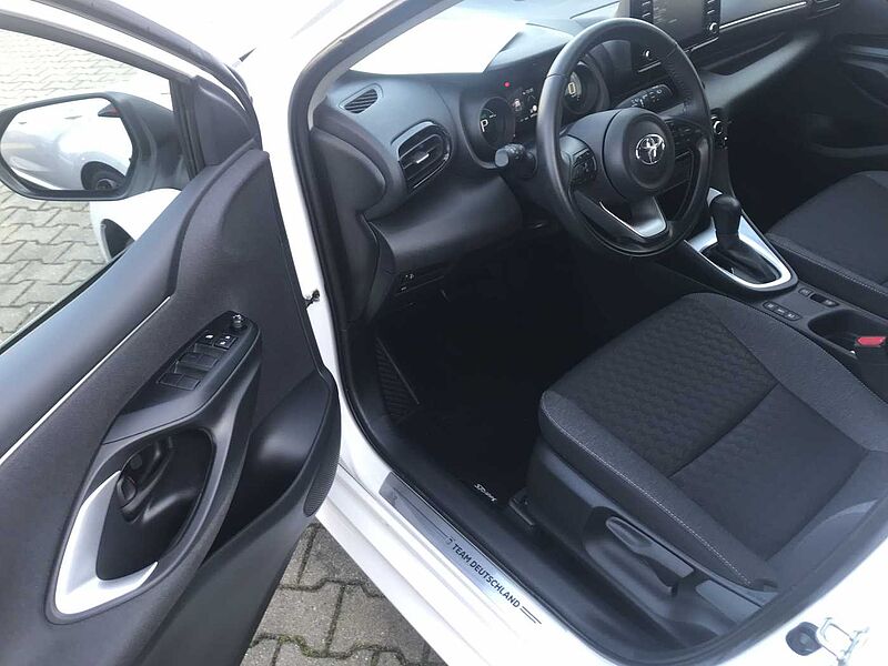 Toyota Yaris Hybrid 5-Türer 1.5 VVT-i Team Deutschland