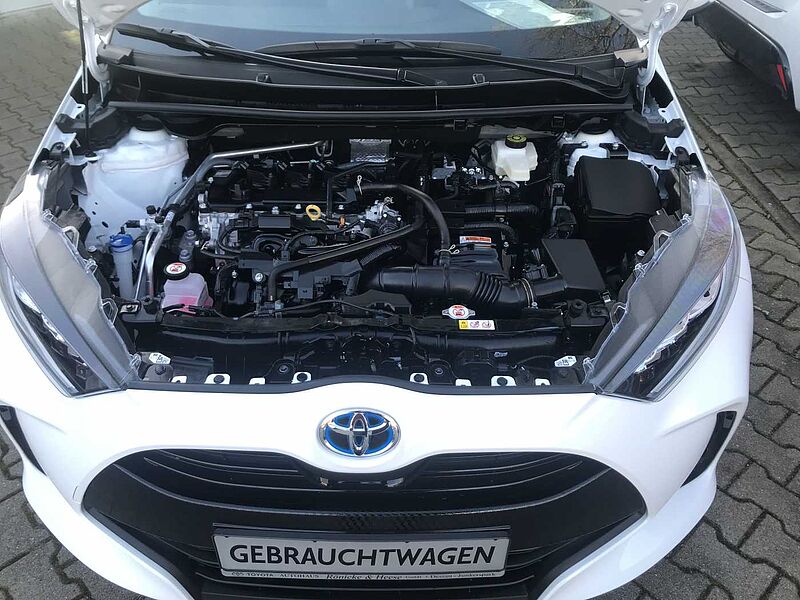Toyota Yaris Hybrid 5-Türer 1.5 VVT-i Team Deutschland