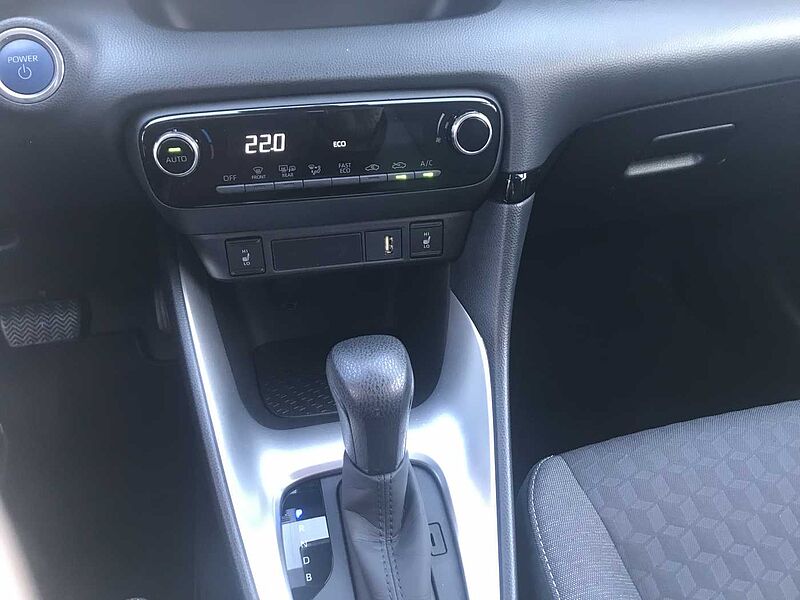 Toyota Yaris Hybrid 5-Türer 1.5 VVT-i Team Deutschland